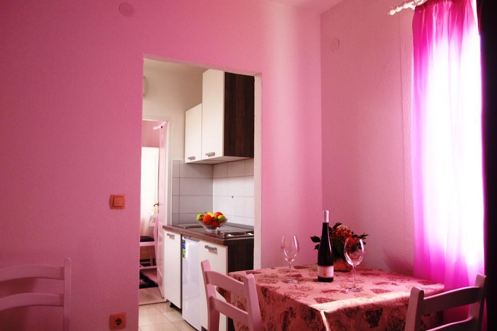 Apartment Old Town Makarska Room photo